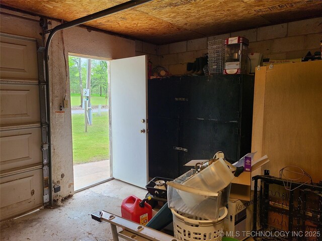 1950 Cedar Bluff Rd, Fort Gibson, OK 74434 - view of garage