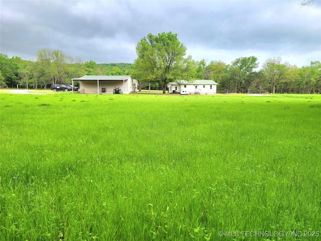 1950 Cedar Bluff Rd, Fort Gibson, OK 74434 - view of green lawn featuring a view of trees and a rural view