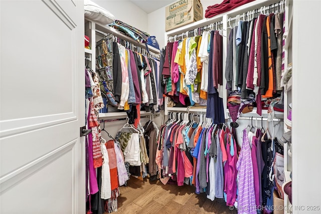 3406 W Quantico Pl, Broken Arrow, OK 74011 - walk in closet featuring wood finished floors