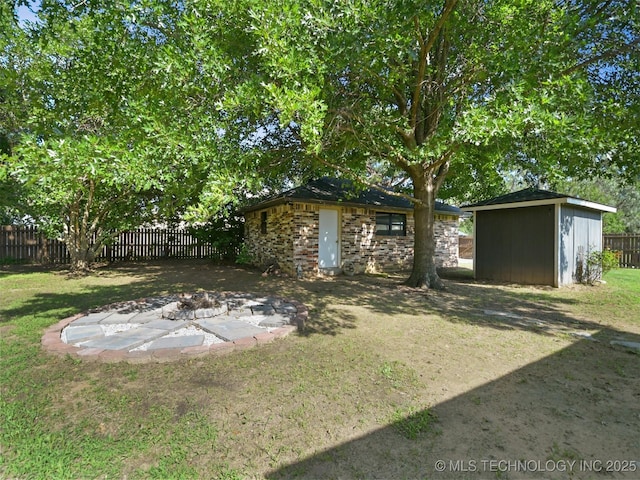 402 Beaumont Dr, Ardmore, OK 73401 - view of yard with a patio area