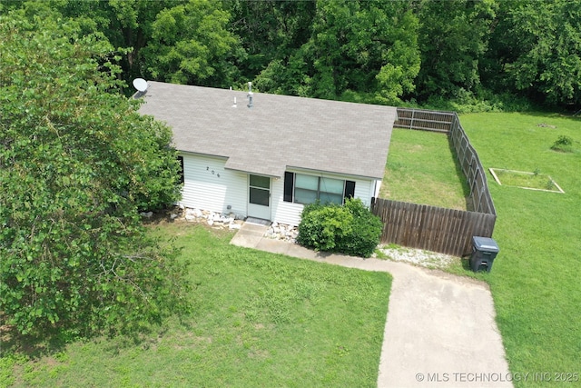 206 I St NE, Ardmore, OK 73401 - view of front facade with roof with shingles