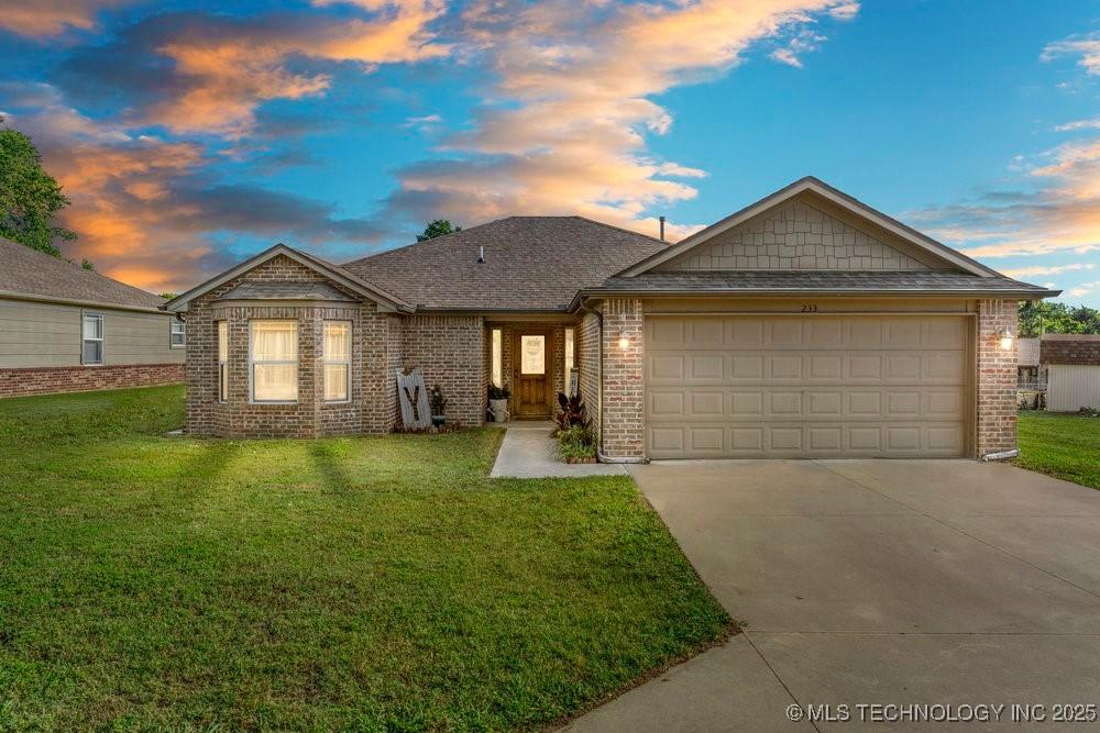 233 Murray Pl, Mannford, OK 74044 - photo 1