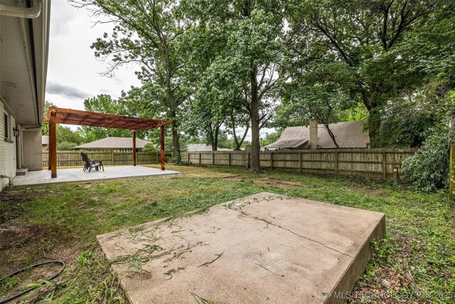 7362 S 68th E Ave, Tulsa, OK 74133 - view of yard with a patio and a pergola