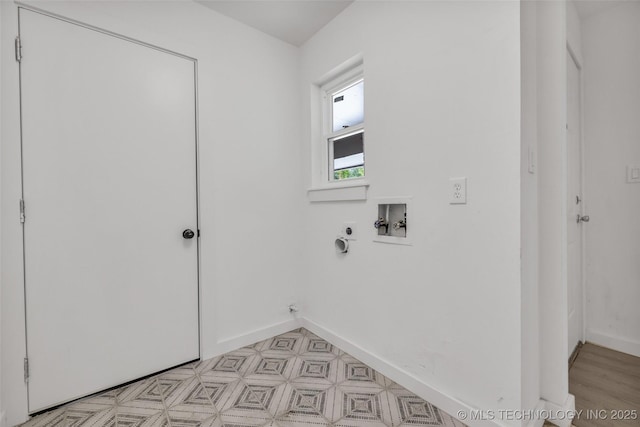 7362 S 68th E Ave, Tulsa, OK 74133 - washroom with hookup for a washing machine, electric dryer hookup, baseboards, and hookup for a gas dryer