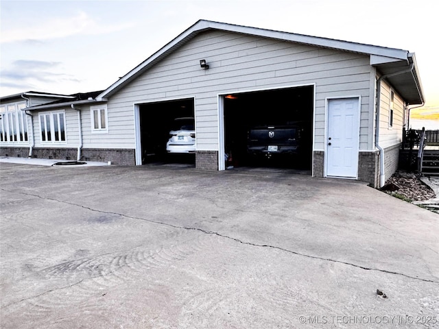 4418 N Little, Cushing, OK 74023 - garage with concrete driveway