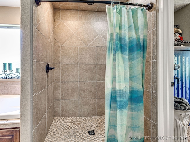 830294 S 3530, Stroud, OK 74079 - bathroom featuring tiled shower