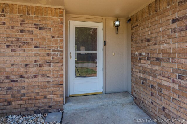 1605 W Montgomery St, Broken Arrow, OK 74012 - entrance to property with brick siding