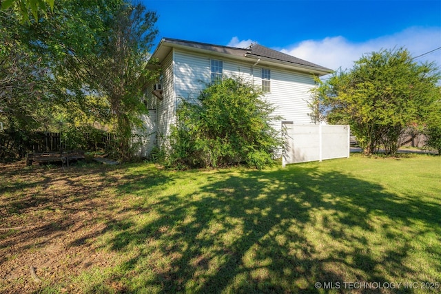211 F SW, Ardmore, OK 73401 - view of side of home