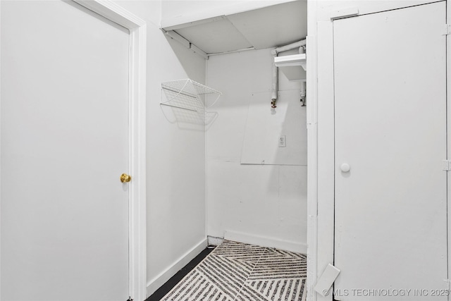7128 E 5th Pl, Tulsa, OK 74112 - view of walk in closet