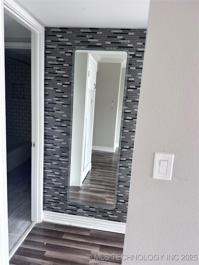 410 W 7th St Unit 727, Tulsa, OK 74119 - hall with wood finished floors