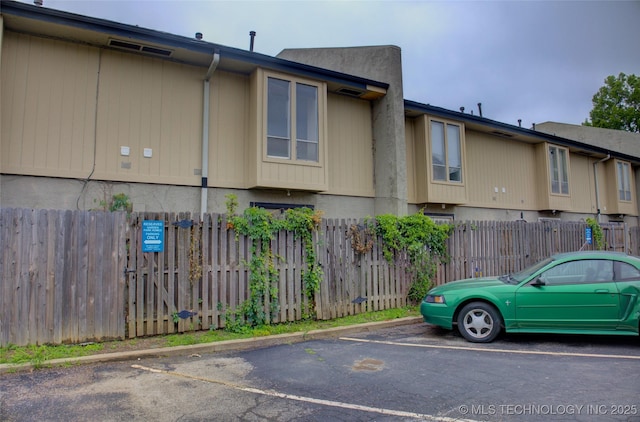 2219 E 55th Ct S Unit 2219, Tulsa, OK 74105 - view of uncovered parking lot
