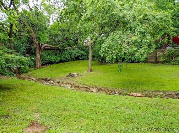 801 S Rennie St, Ada, OK 74820 - view of yard