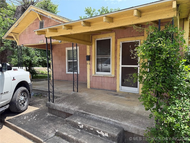 201 E Main St, Henryetta, OK 74437 - view of exterior entry