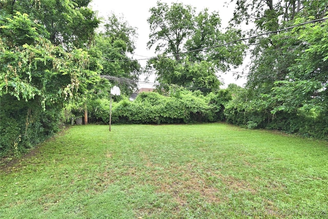 1373 E 42nd Pl N, Tulsa, OK 74105 - view of grassy yard