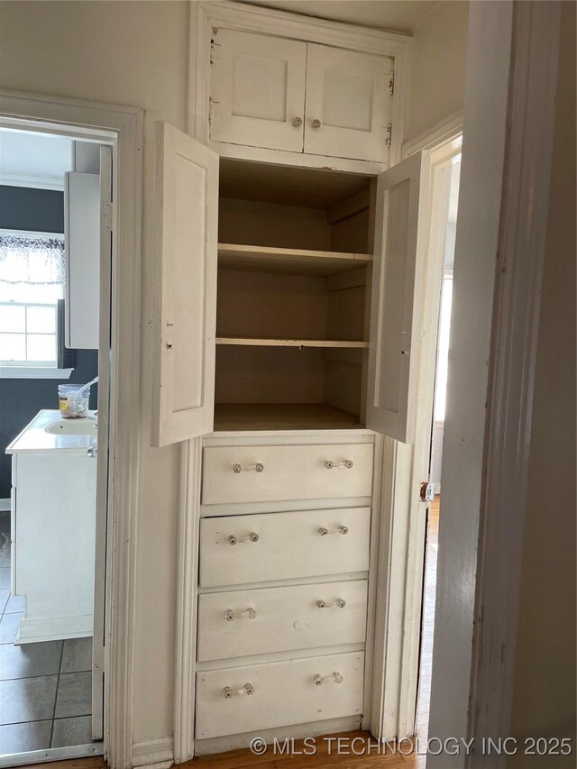 141 N College Ave, Tulsa, OK 74110 - closet with a sink