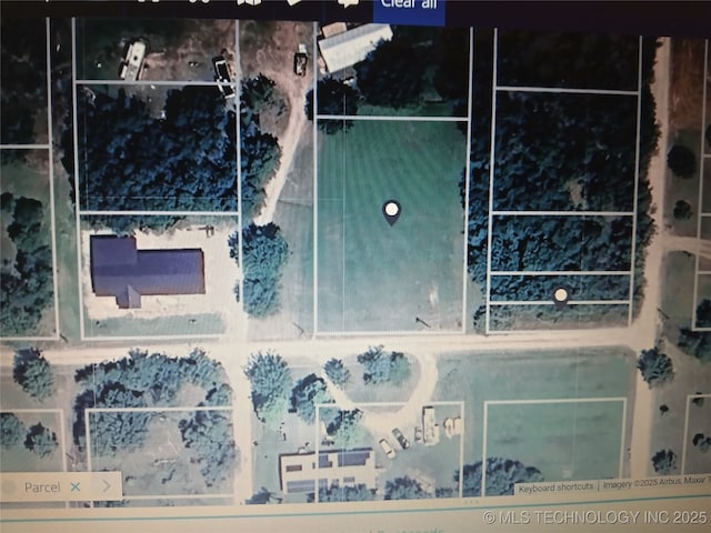 E Shawnee Ave, Nowata, OK 74048