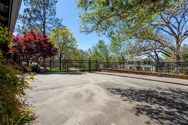 1919 E 30th Pl, Tulsa, OK 74114 - view of patio / terrace