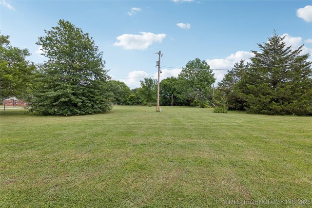 242 Weatherman St, Kellyville, OK 74039 - view of green lawn