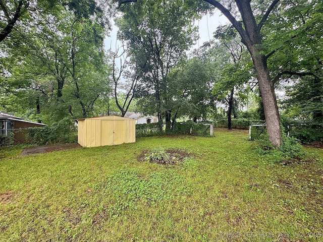 226 W Seneca St, Tahlequah, OK 74464 - view of grassy yard