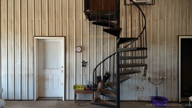 10815 State Highway 19, Ada, OK 74820 - stairs with concrete flooring