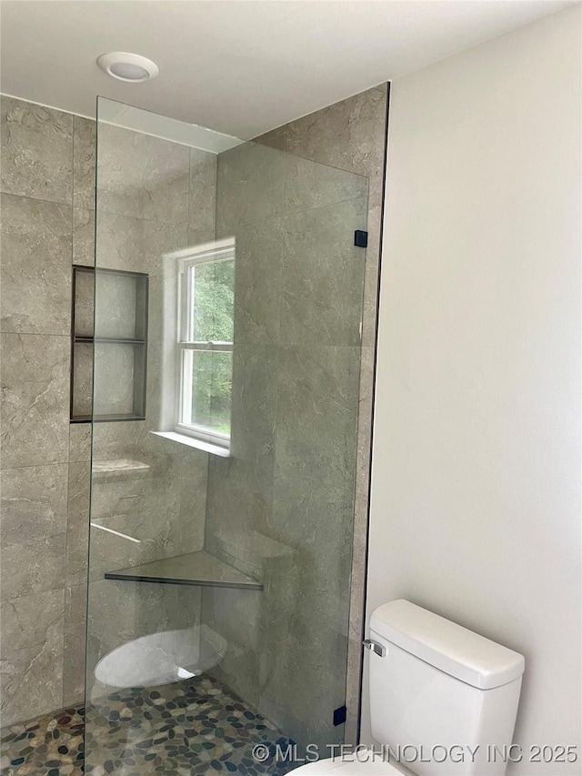 305 E Hickory Ave, Fort Gibson, OK 74434 - full bath with walk in shower and toilet