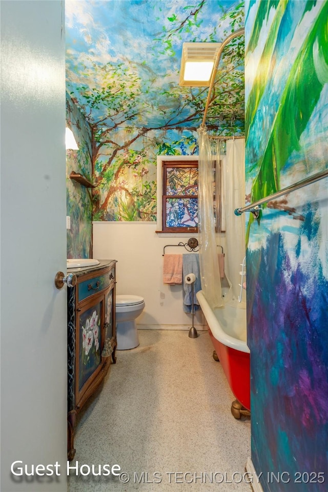 31401 S 620th Rd, Grove, OK 74344 - bathroom featuring wallpapered walls, a bath, vanity, toilet, and a shower with curtain