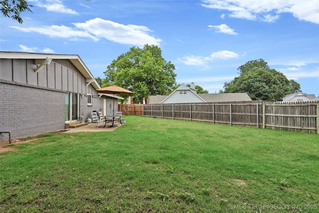 7630 E 54th Pl, Tulsa, OK 74145 - fenced backyard featuring a patio area