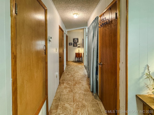 2064 Cave Creek Ct, Kansas, OK 74347 - hall with a textured ceiling