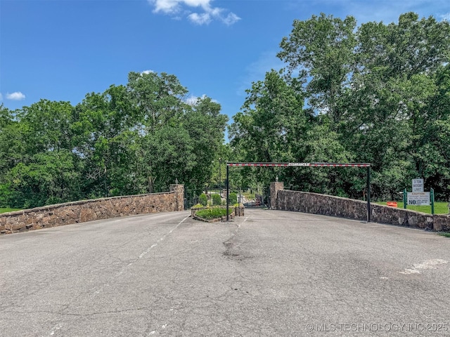 2064 Cave Creek Ct, Kansas, OK 74347 - view of home's community with a gate