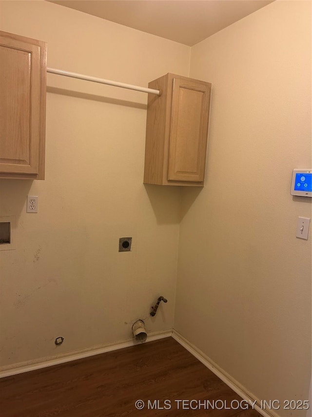 430 E Seminole Pl, Tulsa, OK 74106 - laundry room featuring gas dryer hookup, cabinet space, dark wood finished floors, baseboards, and washer hookup