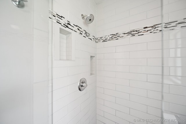 11029 E 66th St, Tulsa, OK 74133 - full bath with tiled shower