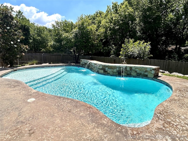 2508 E 140th Pl S, Jenks, OK 74008 - view of swimming pool featuring a fenced backyard