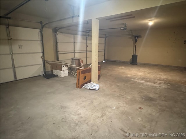 2508 E 140th Pl S, Jenks, OK 74008 - garage featuring a garage door opener