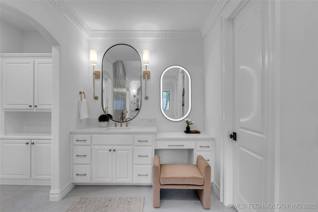 3121 S Rockford Dr, Tulsa, OK 74105 - full bath with vanity, crown molding, and baseboards