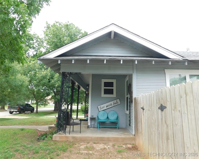 700 D St NW, Ardmore, OK 73401 - view of outdoor structure with covered porch