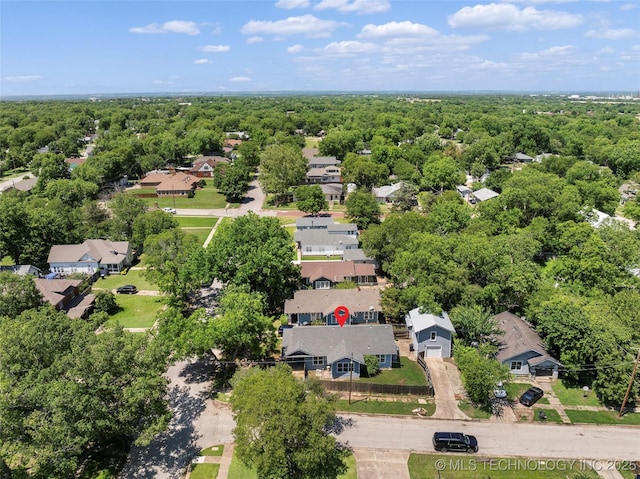 700 D St NW, Ardmore, OK 73401 - aerial view of residential area featuring a forest
