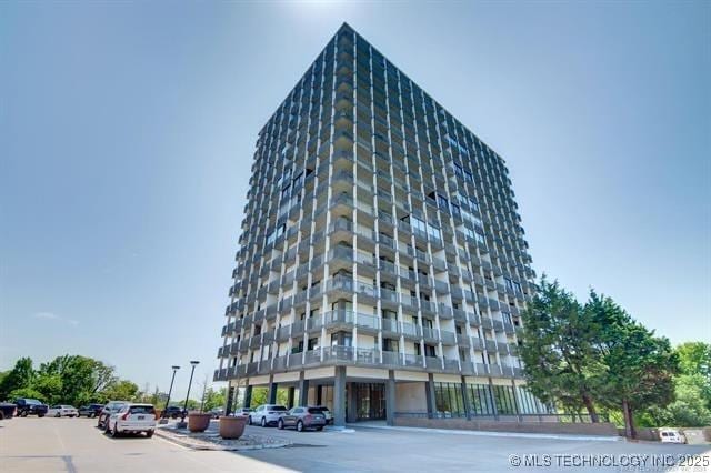 2300 Riverside Dr Unit 5E, Tulsa, OK 74114 - view of building exterior