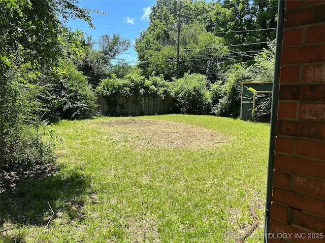 1621 Center Ln, Muskogee, OK 74403 - view of grassy yard