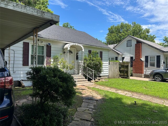 1610 Hayes St, Muskogee, OK 74403 - view of front of property with roof with shingles