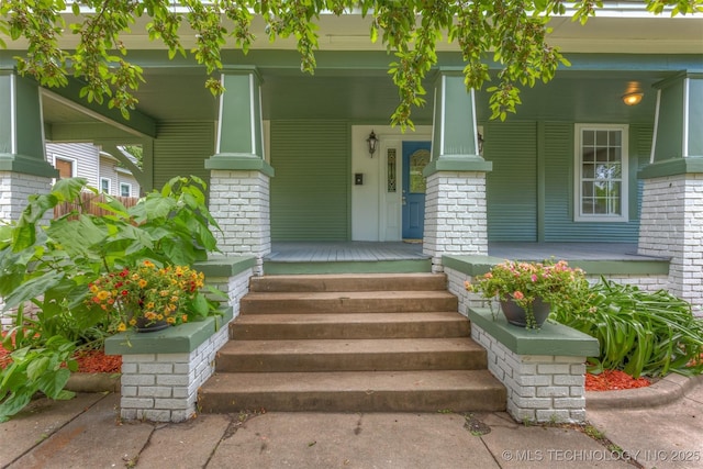 637 S Mounds St, Sapulpa, OK 74066 - view of exterior entry with covered porch and brick siding