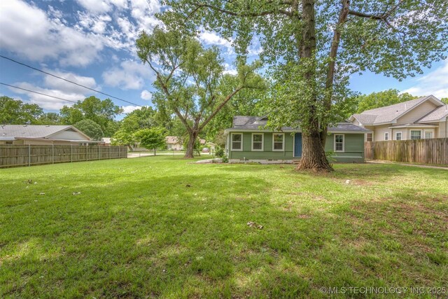 637 S Mounds St, Sapulpa, OK 74066 - view of yard