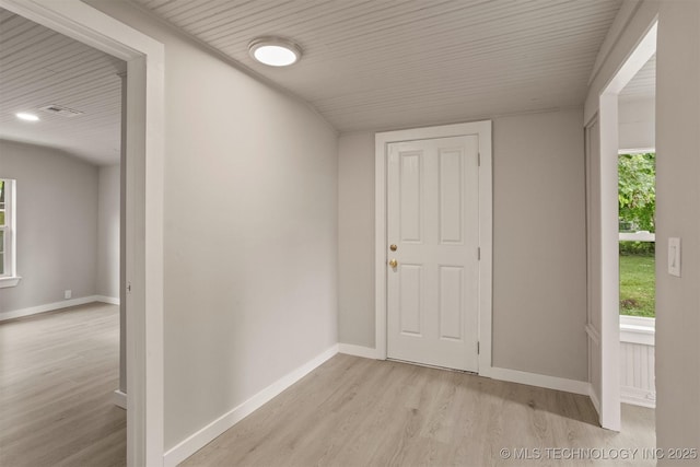 637 S Mounds St, Sapulpa, OK 74066 - entryway featuring light wood finished floors and baseboards