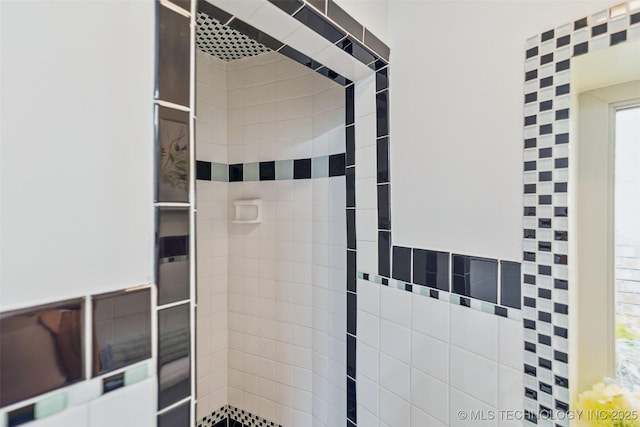 302 E 29th St, Tulsa, OK 74114 - bathroom featuring tiled shower