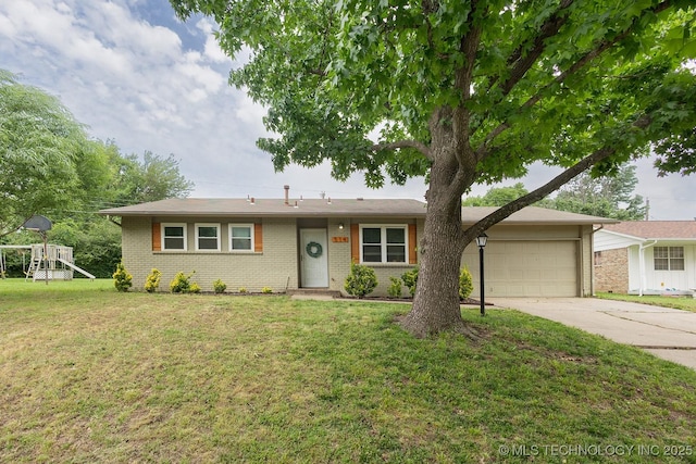 514 N Village Pl, Broken Arrow, OK 74012 - ranch-style house featuring brick siding, driveway, a garage, and a front lawn
