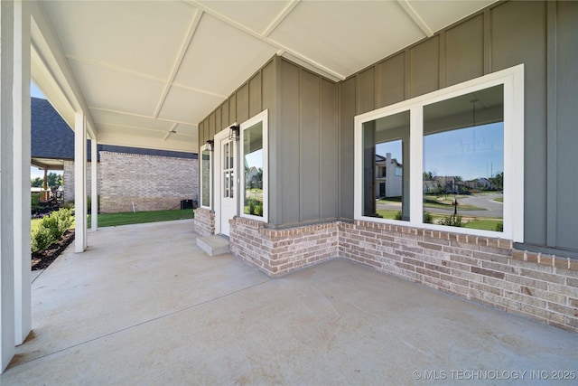 2410 W Charleston St, Broken Arrow, OK 74011 - view of covered porch