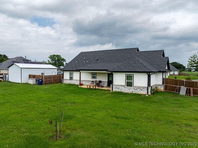 40 Wilson Pkwy, Durant, OK 74701 - back of property with roof with shingles