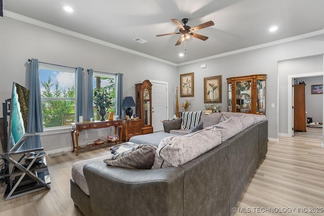 40 Wilson Pkwy, Durant, OK 74701 - living area with ceiling fan, light wood-type flooring, baseboards, crown molding, and recessed lighting
