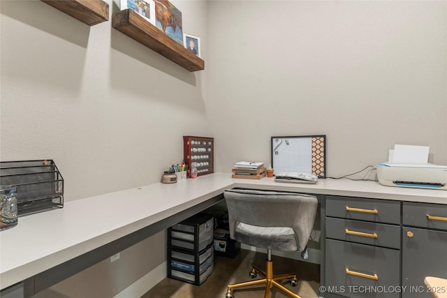 8562 Adams Creek Rd, Beggs, OK 74421 - office with built in study area and baseboards