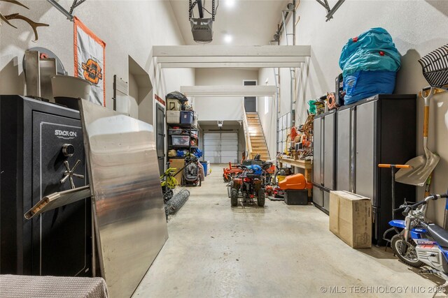 8562 Adams Creek Rd, Beggs, OK 74421 - garage with a garage door opener