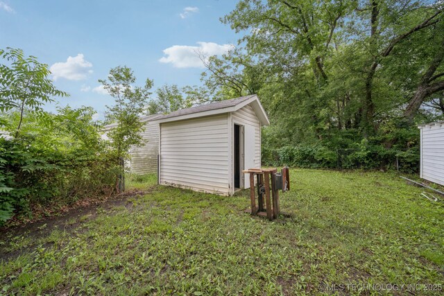 915 N Boudinot Ave, Dewey, OK 74029 - view of green lawn